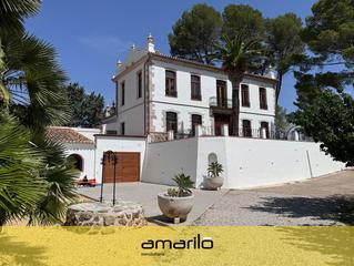 Haus  Vía pista. Palacete a la venta!