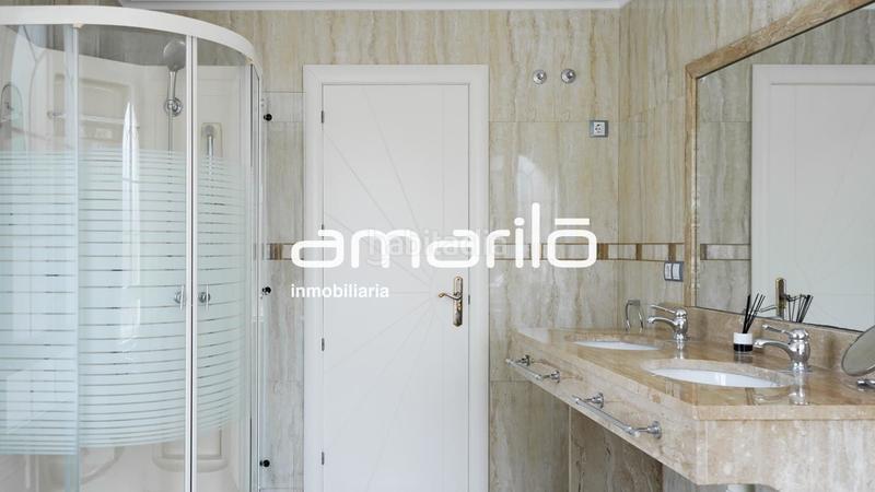 Foto 04cbac4e-2046-47fe-b5c9-1de6cccd8d48. Casa aparellada amb calefacció aparcament piscina a Eliana (l´)