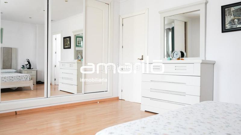 Foto 04e183cc-a6fd-4071-8087-00761ea94926. Casa aparellada amb calefacció aparcament piscina a Eliana (l´)