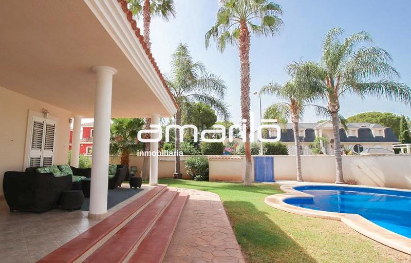 Foto 4f6c1716-2e0f-4803-859a-383546fb4041. Casa aparellada amb calefacció aparcament piscina a Eliana (l´)