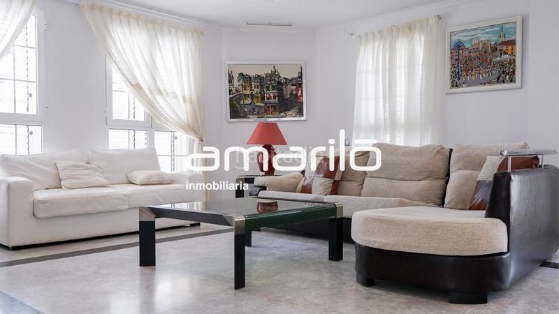 Foto 62adb344-49ad-440e-af56-8dcff3702bf2. Casa aparellada amb calefacció aparcament piscina a Eliana (l´)