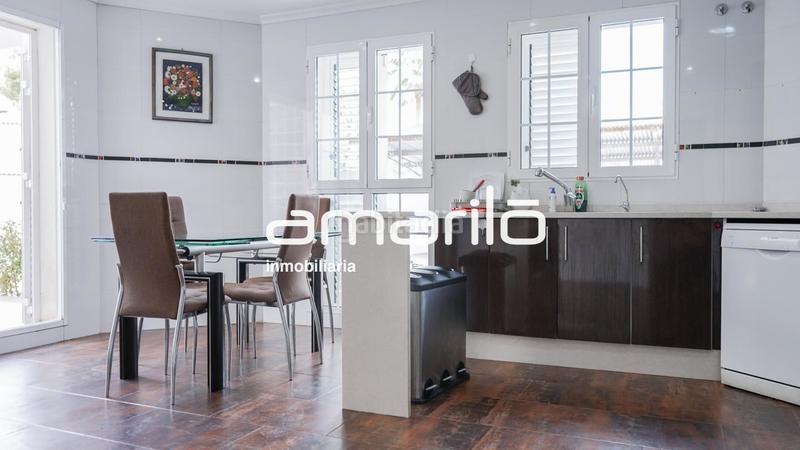 Foto d5568ae2-2553-4508-8b93-325ba6590a2b. Casa aparellada amb calefacció aparcament piscina a Eliana (l´)