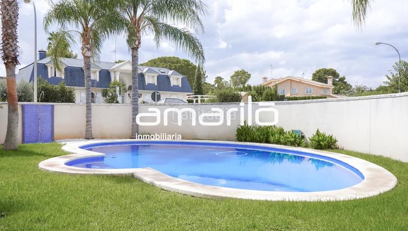 Foto e3d1d73c-b8e1-4370-a564-020d8fcd6da7. Casa aparellada amb calefacció aparcament piscina a Eliana (l´)