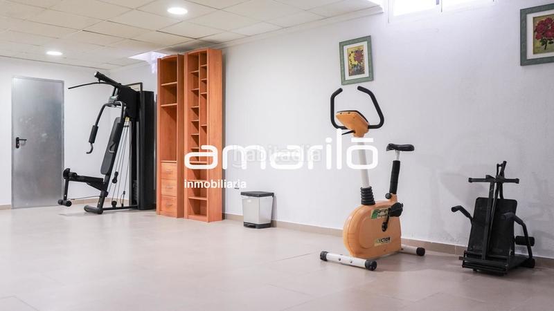 Foto fdbff2fa-8536-4a1f-9d7d-93b5da036c21. Casa aparellada amb calefacció aparcament piscina a Eliana (l´)