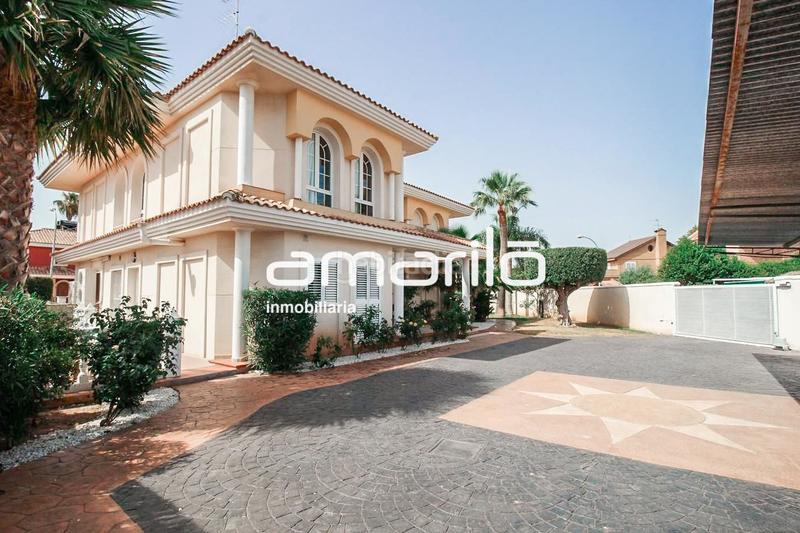 Foto fe86f933-56d8-4327-bdf5-212d9e1c337f. Casa aparellada amb calefacció aparcament piscina a Eliana (l´)