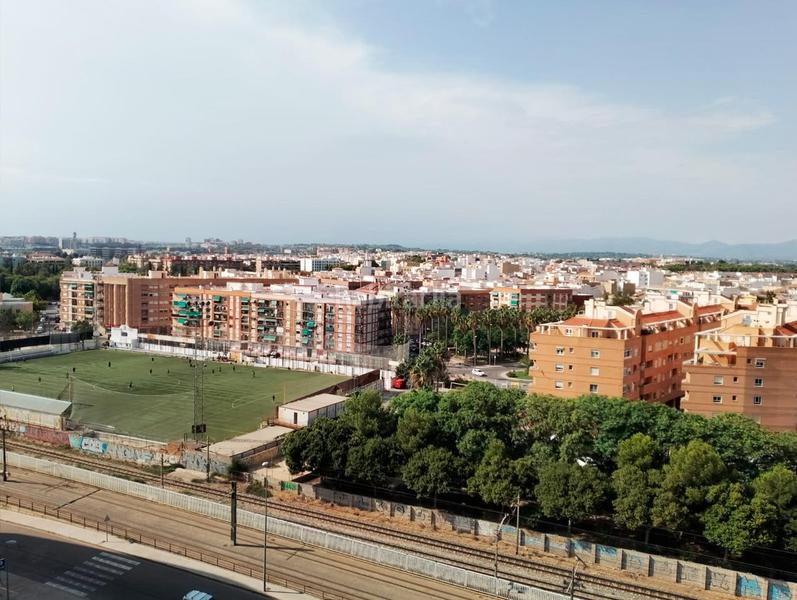 Foto 837dc62c-e1e7-456a-ab5c-9b494b0f62a0. Alquiler dúplex amarilo inmobiliaria alquila en valencia este maravilloso loft sin amueblar en Burjassot