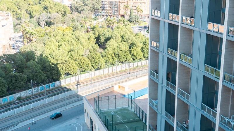 Foto dfdd756e-3f5f-4a3c-a50f-2902f1e04562. Alquiler dúplex amarilo inmobiliaria alquila en valencia este maravilloso loft sin amueblar en Burjassot