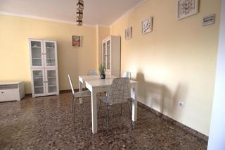 Rent Flat  Plaça del germans iborra. Alquiler de vivienda en silla