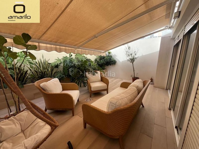 Foto f7e05f7f-7dd9-4848-9680-1cfd8e4d91a6. Local comercial a Russafa Valencia