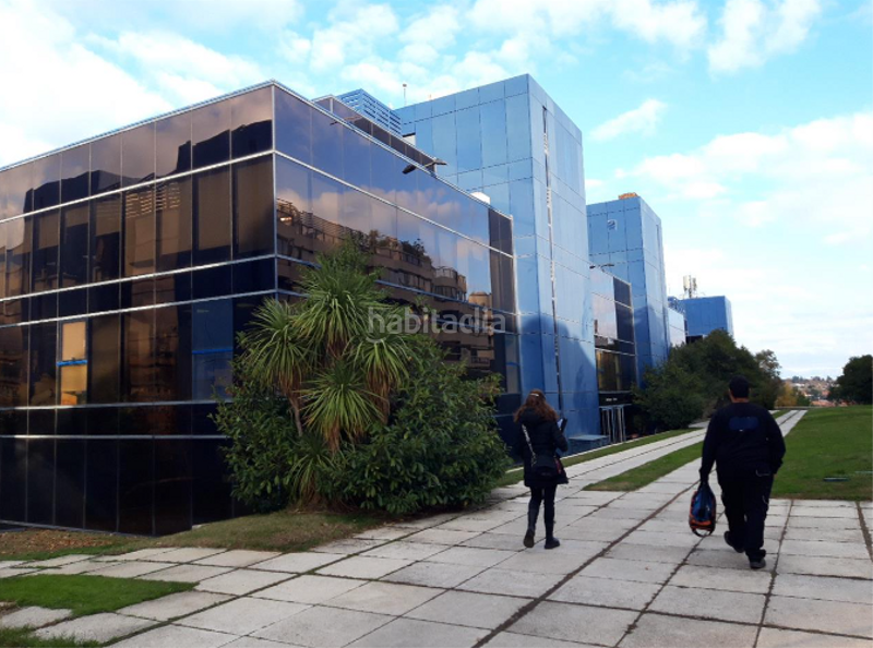 Foto 69f51f6c-4ba8-4988-afdd-7778128841dd. Bureau dans n/a dans Aravaca Madrid