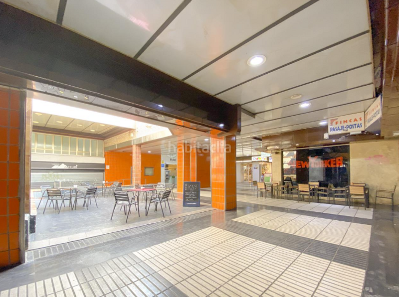 Foto 12d26c5b-523d-41b2-b542-c2d1a1c3dbf9. Oficina a calle postas 32 a Ensanche Vitoria - Gasteiz