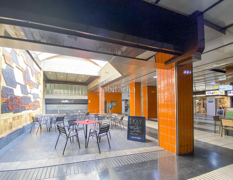 Foto 6cd843fd-ac57-4ead-91ea-3d6427667f65. Oficina a calle postas 32 a Ensanche Vitoria - Gasteiz