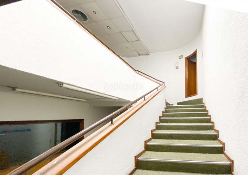 Foto 9e1508ad-069f-466a-87c1-cbf183b73011. Oficina a calle postas 32 a Ensanche Vitoria - Gasteiz