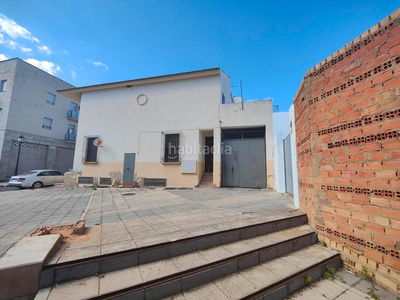Foto cef60cef-5e36-47f9-9c42-bfedb5071994. Parking coche en calle almonaster la real 4 en Lepe