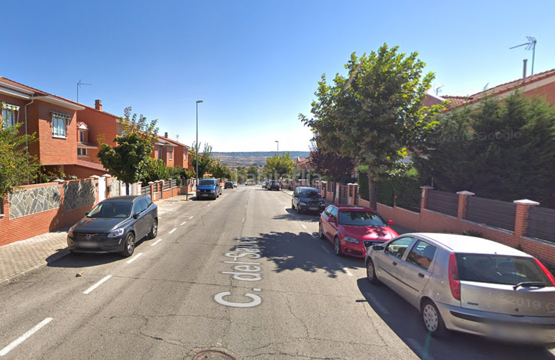 Foto f366b17a-ace5-4a74-84f0-a4bbbb6d4ec4. Chalet in Cabanillas del Campo