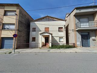 Building  Carrer de mossèn anselm coll