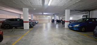 Car parking in Calle narciso 6