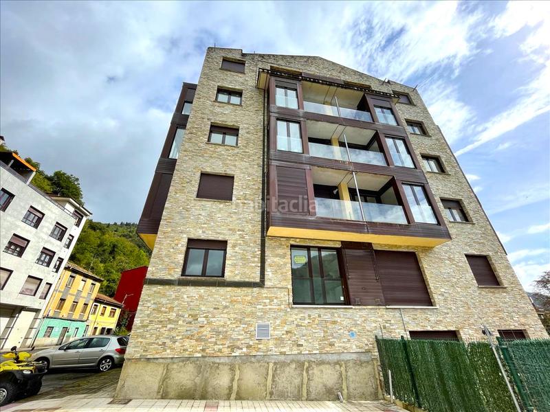 Foto 5e417b87-4ea1-4bfd-9dbd-c281aaa83d59. Edificio en Aller