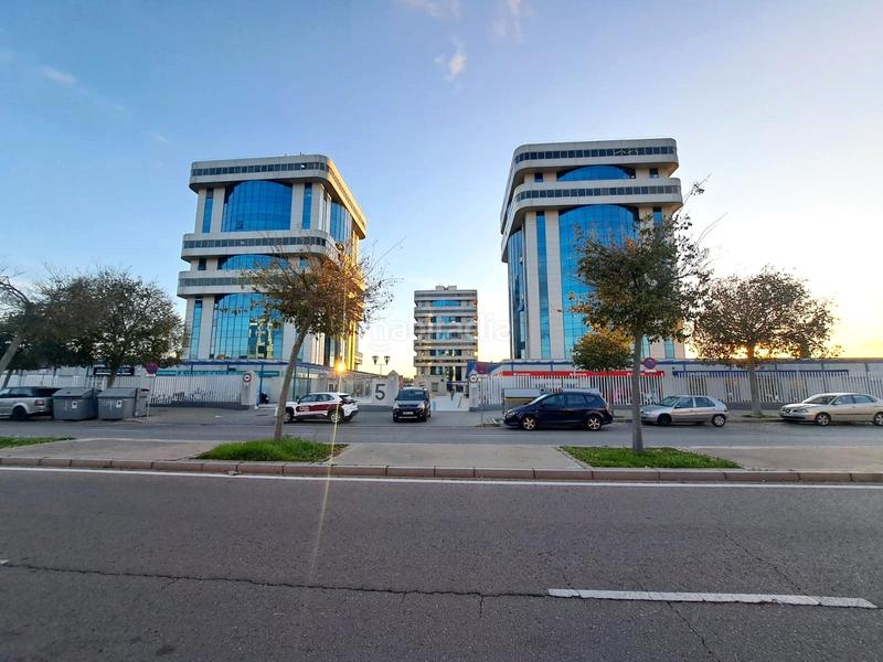 Foto 21dd54cd-b7cc-4941-b2a3-e8d2f09e7ee8. Bureau dans San Jerónimo - La Bachillera Sevilla