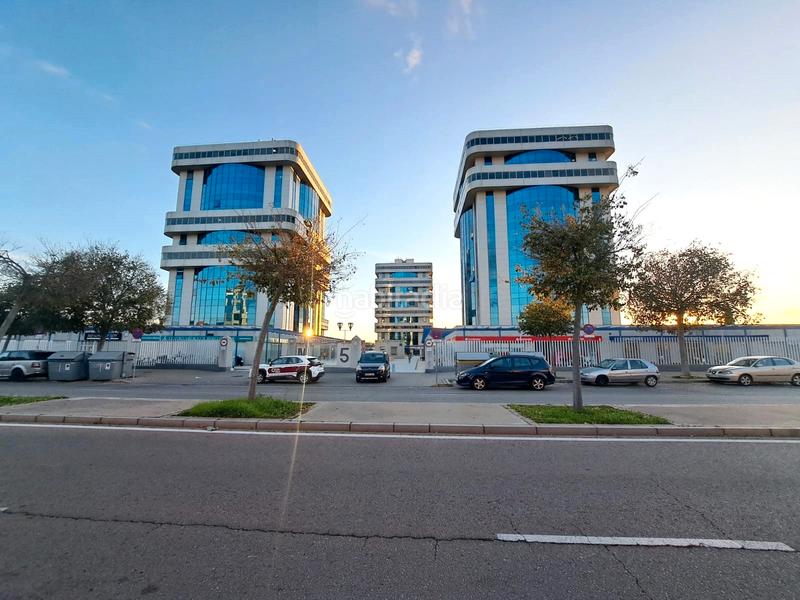 Foto c318f52e-bba0-4f85-90aa-691c5605c50d. Büro in San Jerónimo - La Bachillera Sevilla