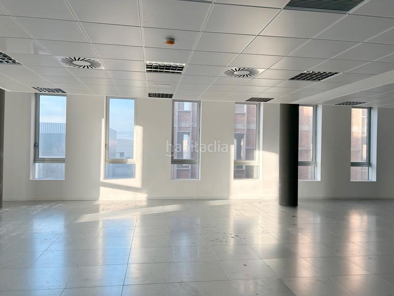 Foto 73e90fdf-830d-4584-8667-eed26578db90. Bureau avec chauffage dans Garrapinillos Zaragoza