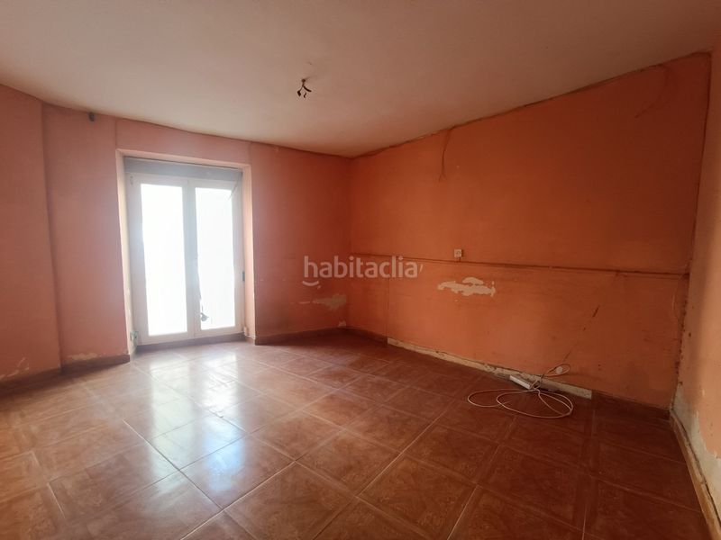 Foto d1fa21cd-83e5-49c3-b6bf-8cca8ed2cf34. Casa adossada a Peralta