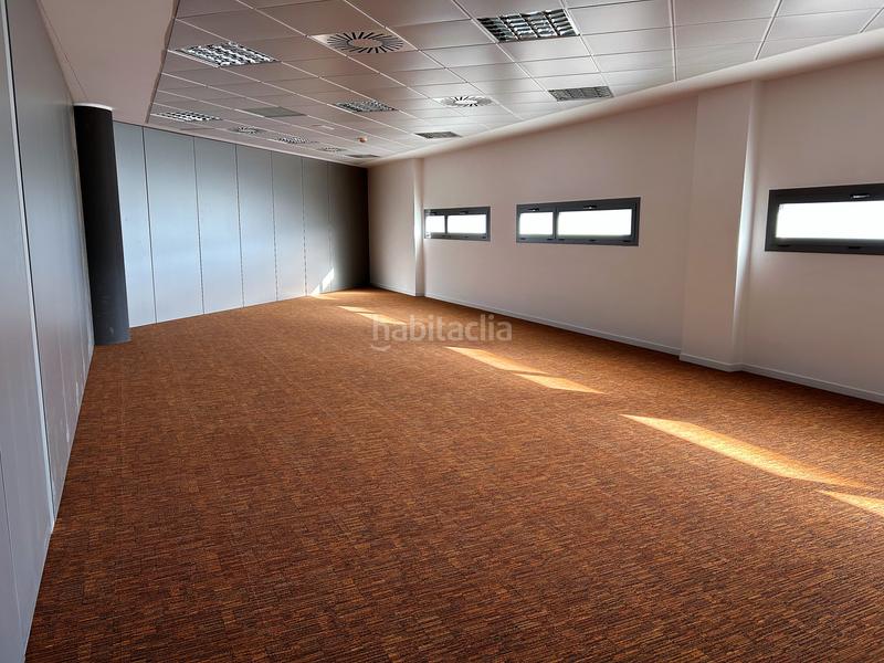 Foto 58de28f0-b777-4506-abd1-d4fcd043f5b1. Bureau dans Garrapinillos Zaragoza