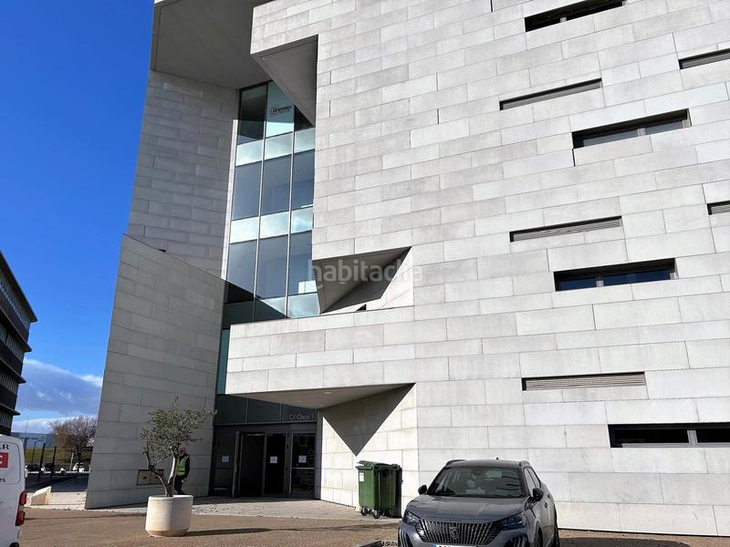 Foto 28724f72-8aec-45d5-8b46-305e2dd483b9. Office space in calle osca 1 in Garrapinillos Zaragoza