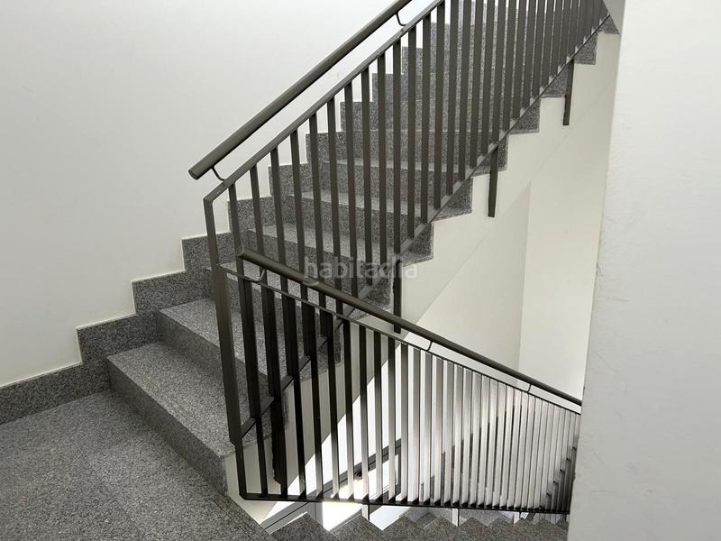 Foto 8082552f-58a6-4bb9-b06e-24b8c9339bc7. Office space in calle osca 1 in Garrapinillos Zaragoza