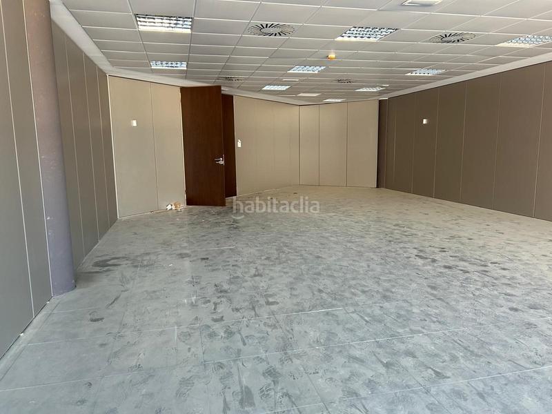 Foto 9ab7e20c-d823-4764-b9fb-63bb1f018496. Office space in calle osca 1 in Garrapinillos Zaragoza