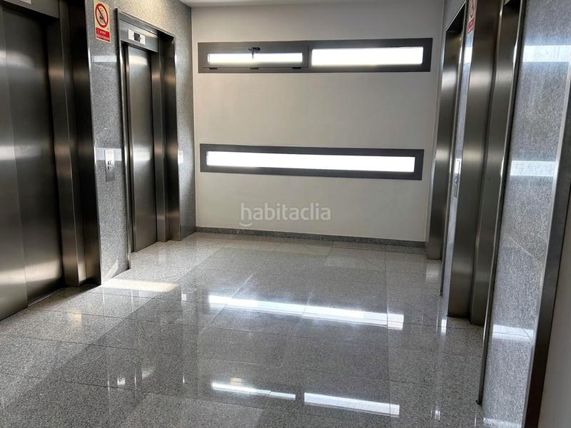 Foto ba076334-8498-4770-bc23-ba65a4288de7. Office space in calle osca 1 in Garrapinillos Zaragoza