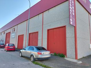 Industrial building in Avenida de la paz 17