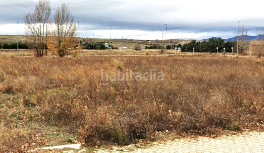 Foto b913ca6b-40b3-49f0-846b-b560eb5164a4. Terreno residencial venta de suelo urbano residencial en calle bartolo. ávila en Soria