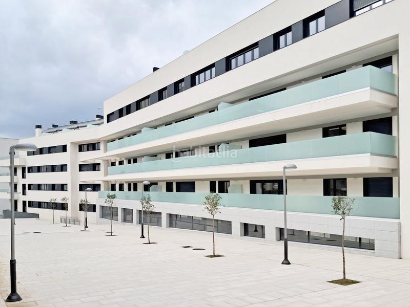 Foto 3c1a9c12-a4e6-437e-bceb-c6d1983eb2b3. Local comercial en Plaza España - Corte Inglés Vigo