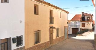 Casa  Calle transversal a justo cabrera. Venta de casa independiente en calle justo cabrera. calahorra (l