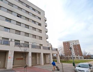 Local Comercial en Parque de los Lirios 17