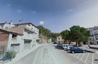 Casa adossada a Plaça de la ferreria 2