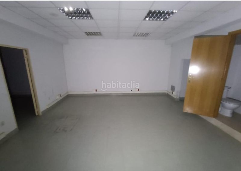 Foto dee35b44-3dce-4dc2-ae68-471cacb4a23b. Local comercial en paseo de la rosa 12 en Santa Bárbara Toledo