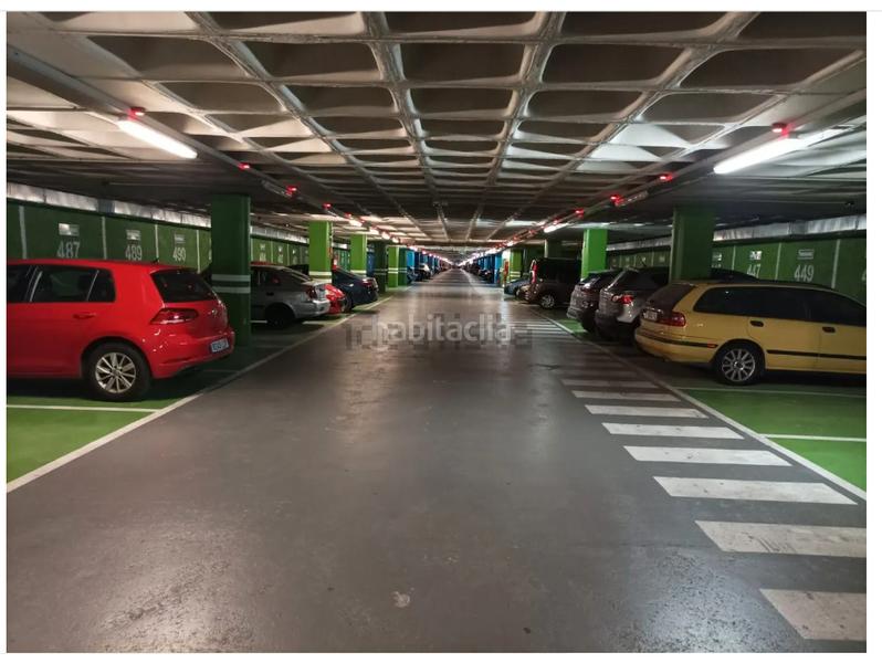 Foto b3811584-55d4-4e3b-9751-ee85597508fc. Aparcament cotxe a Plaza Elíptica - República Argentina Gandia