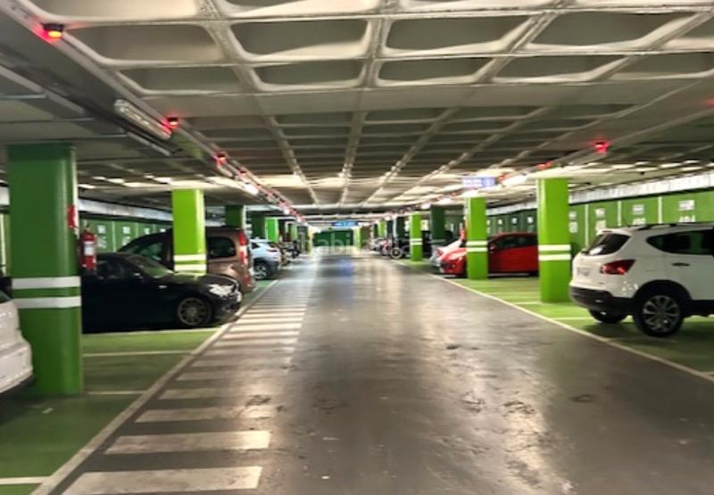 Foto e58c30bc-34f2-4ab2-a5b0-57a0994c54da. Autoparkplatz in Plaza Elíptica - República Argentina Gandia