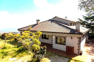 Maison  Carrer riu segre