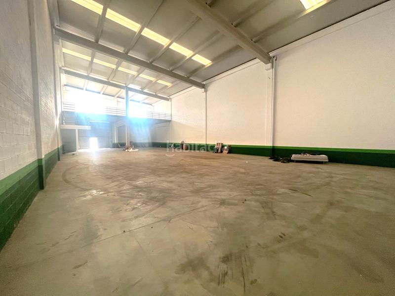 Foto ae26640a-4760-4330-a46f-009d22c105f2. Locale commerciale in calle borderea 12 in Cartuja Baja Zaragoza