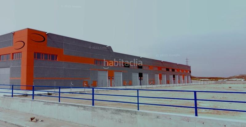 Foto ea71324c-aa70-420c-99fd-cfda638bf410. Locale commerciale in calle borderea 12 in Cartuja Baja Zaragoza