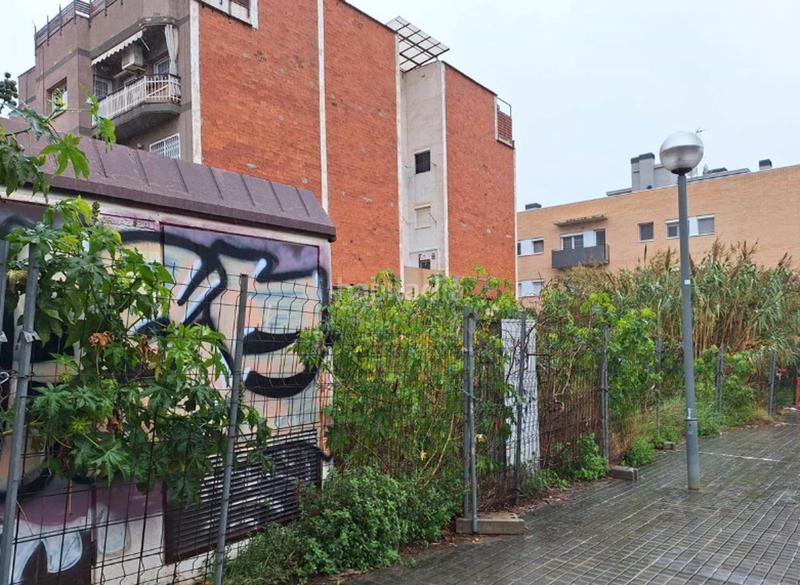 Foto 77a30055-a49e-40b6-b8de-22d409d880a7. Terreny residencial a Morera Badalona