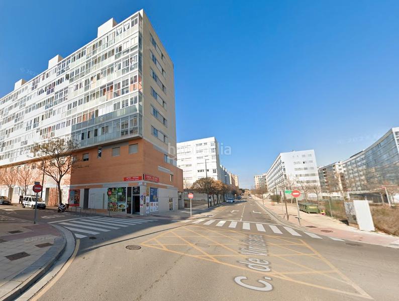 Foto b7337d6a-ddc3-462e-8ea7-f197bc25beea. Parking coche en calle de viridiana 28 en Valdespartera Zaragoza