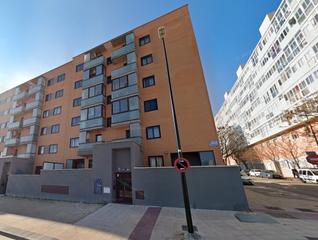 Aparcament cotxe a Calle de viridiana 28