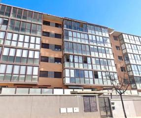 Aparcament cotxe a Calle de viridiana 28