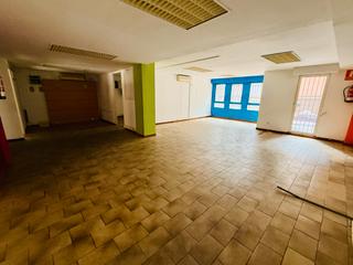 Local commercial à Plaza martí y monsó 10