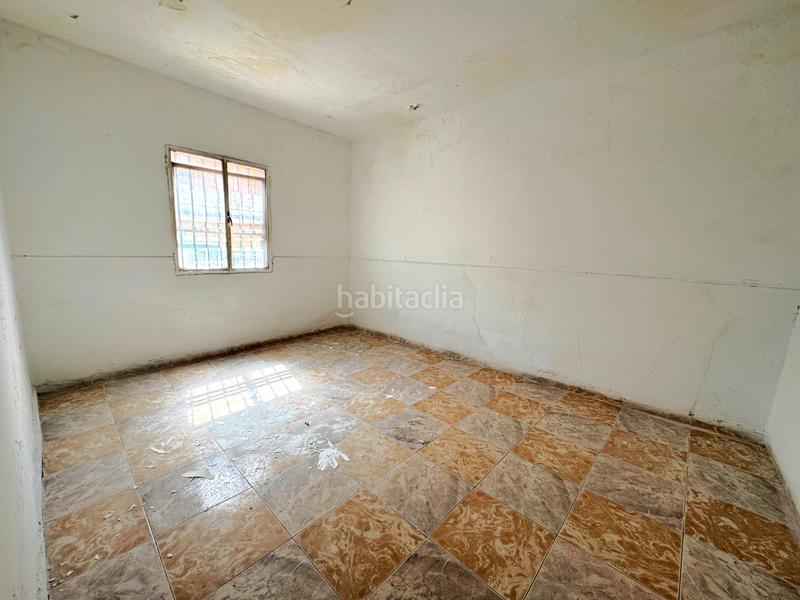 Foto c31129ed-8129-4a10-a6f3-e6863d51f9c0. Casa aparellada amb aparcament a Arrayanes Linares