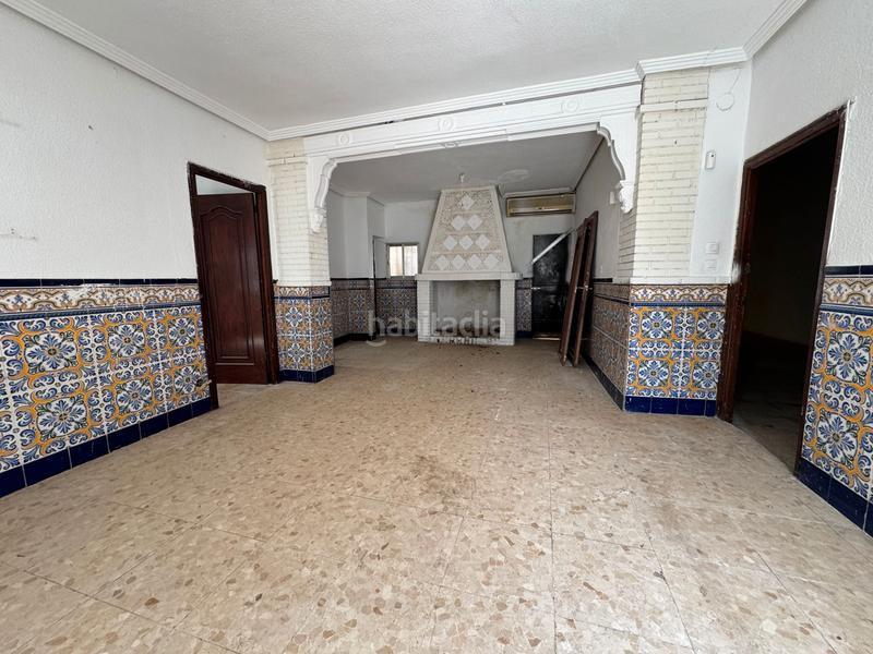 Foto f70585c9-fa8b-43cd-be5a-b12ce69f6124. Casa aparellada amb aparcament a Arrayanes Linares